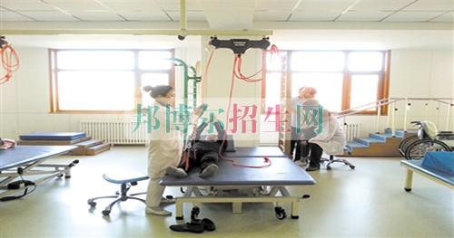 成都哪些大專(zhuān)學(xué)?？祻?fù)治療好