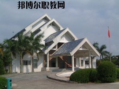 曲靖羅平職業(yè)技術(shù)學(xué)校2020年報(bào)名條件、招生要求、招生對象