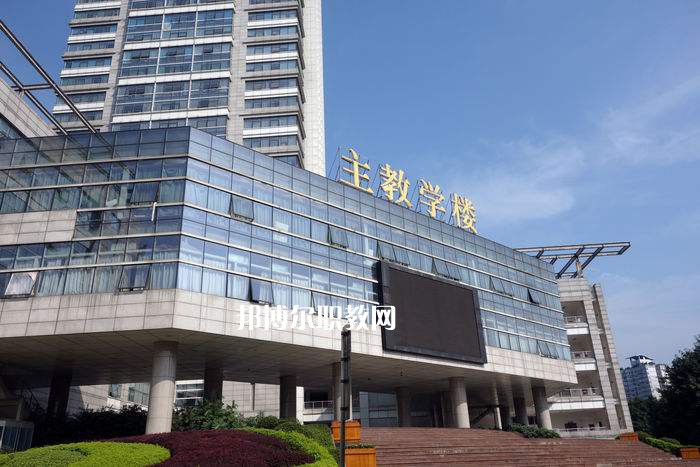達(dá)州華西職業(yè)技術(shù)學(xué)校2021年報(bào)名條件、招生要求