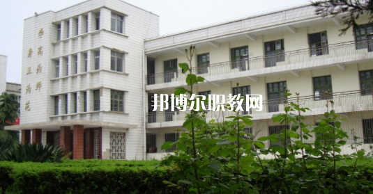 安徽省霍邱師范學(xué)校2021年報名條件、招生要求、招生對象