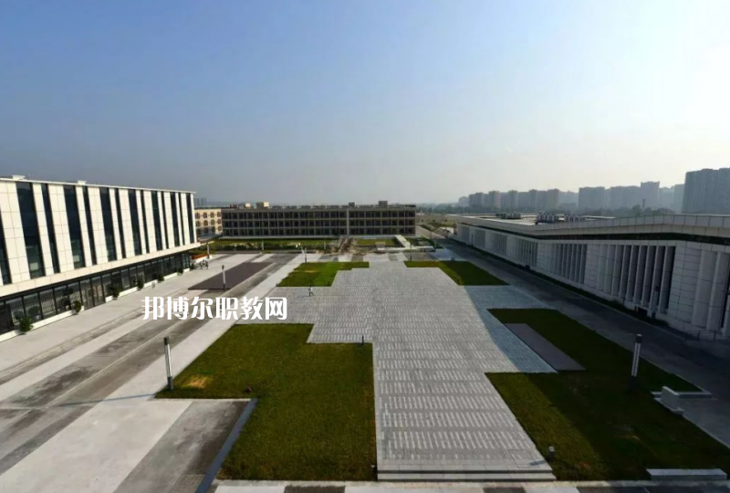 云南建筑工程學校2022年報名條件、招生要求、招生對象