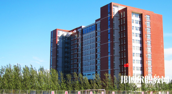 保定市科技中等專業(yè)學(xué)校地址，乘車路線