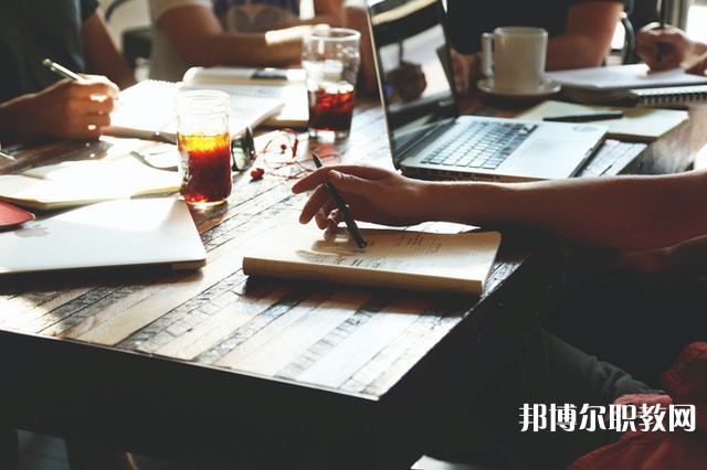 貴州哪里的技工學校能讀平面設(shè)計與動漫制作專業(yè)